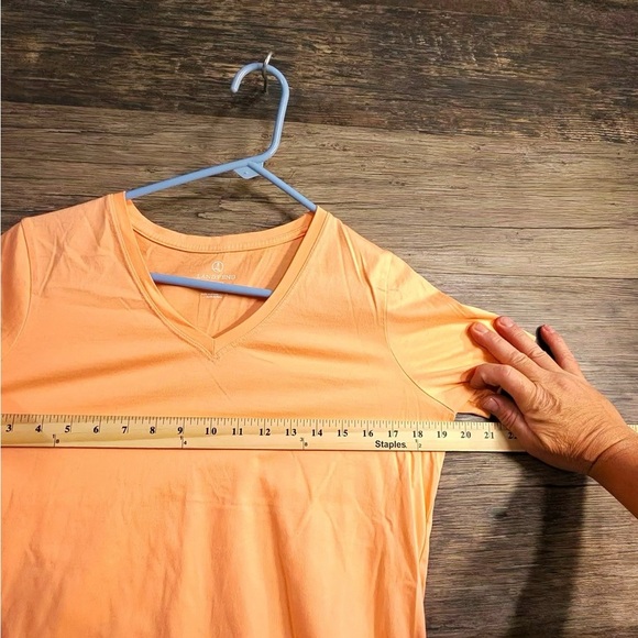 Lands' End Orange Short Sleeve V-Neck Top - Picture 3 of 5